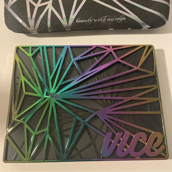 New Urban Decay Vice 4 Eyeshadow Palette - Rare Sold Out Discontinued Vice4 - Picture 3 of 4
